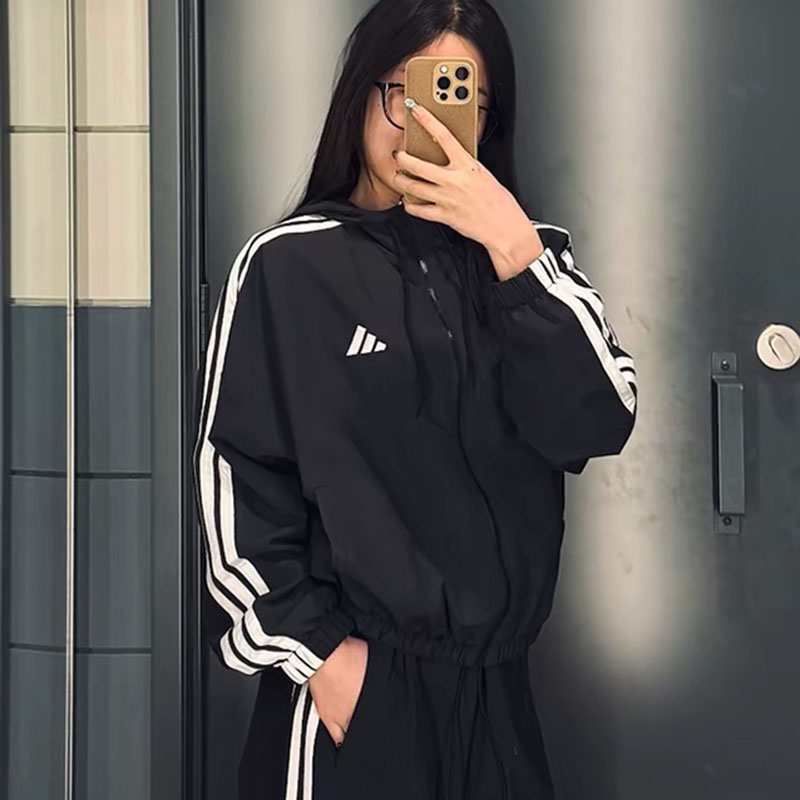 adidas阿迪达斯外套女装夏季新款梭织防风运动服休闲夹克JZ2162