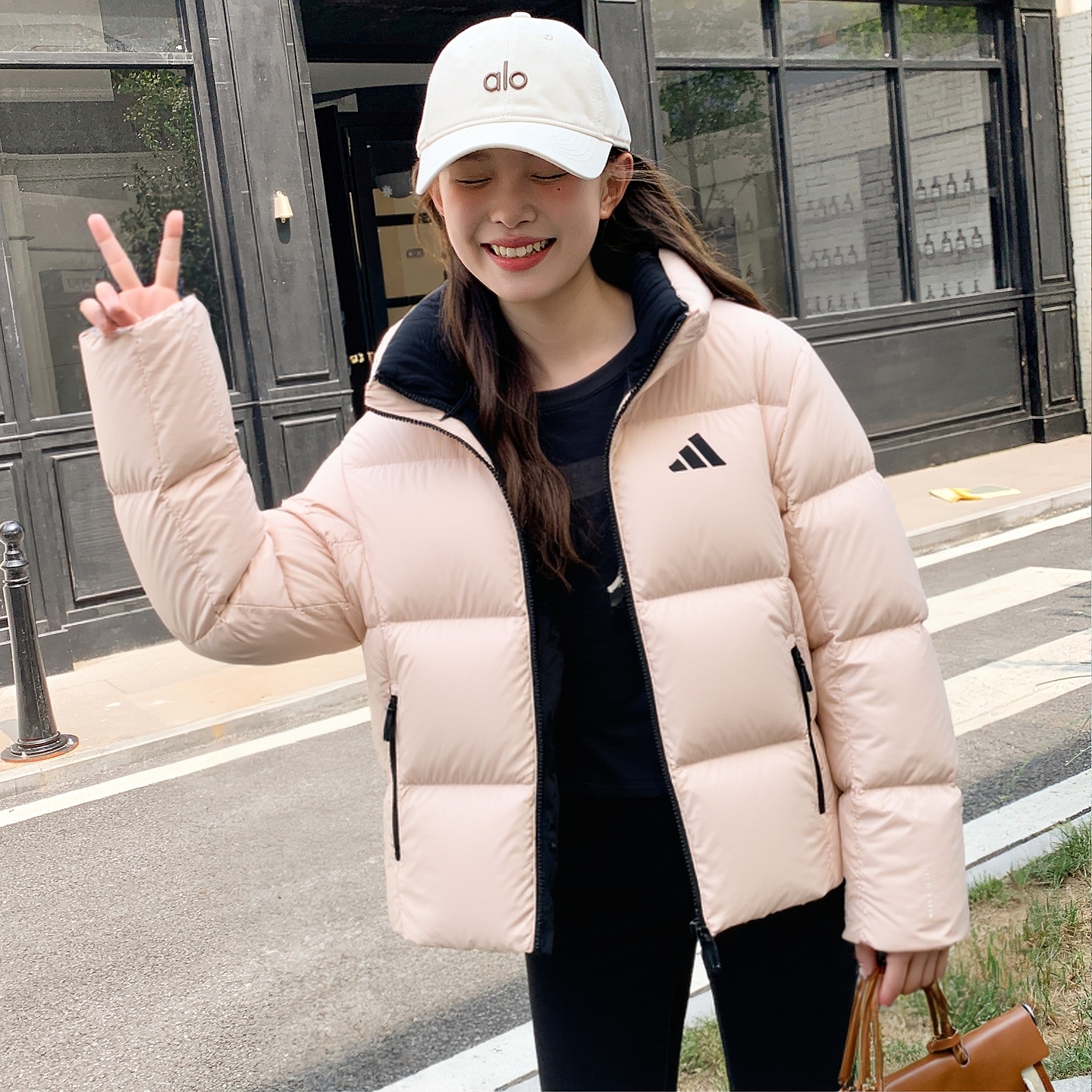 阿迪达斯羽绒服女装2025冬季新款时尚保暖休闲外套加厚潮流面包服