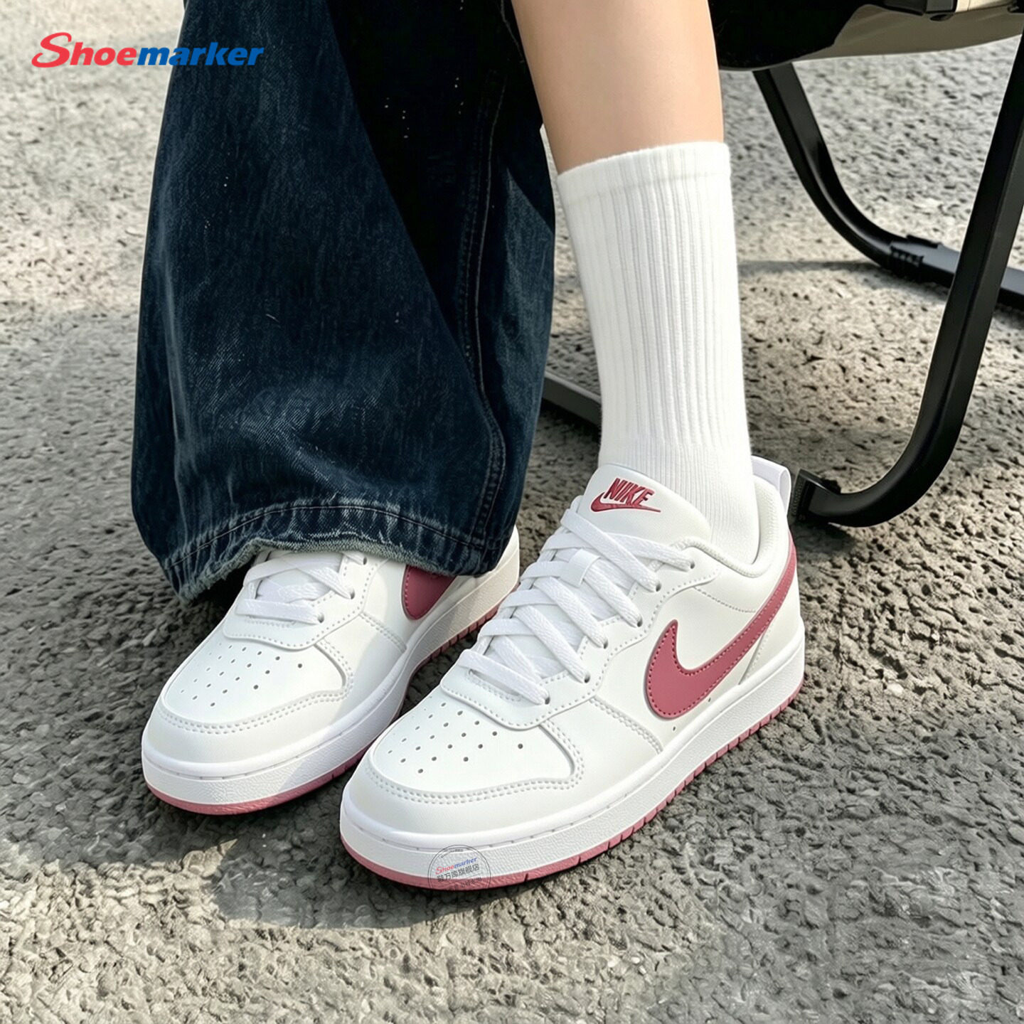 Nike耐克女款轻便透气板鞋图片
