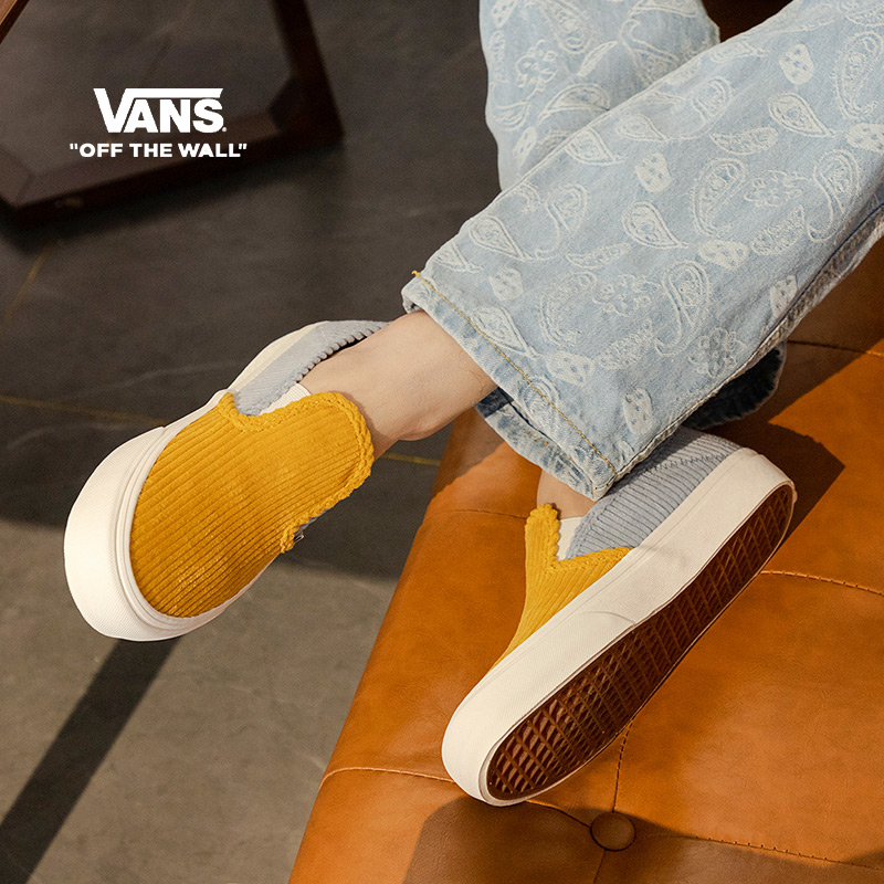 低帮一脚蹬；灯芯绒鞋面