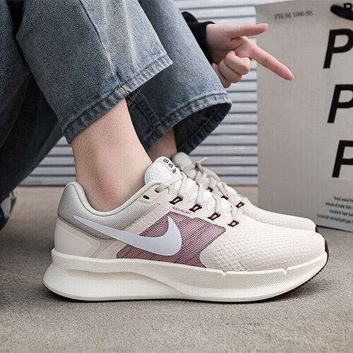 Nike耐克女子SWIFT缓震跑步鞋