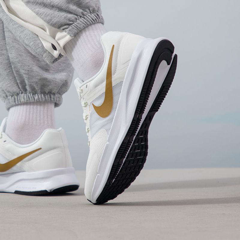Nike/耐克SWIFT3跑步鞋