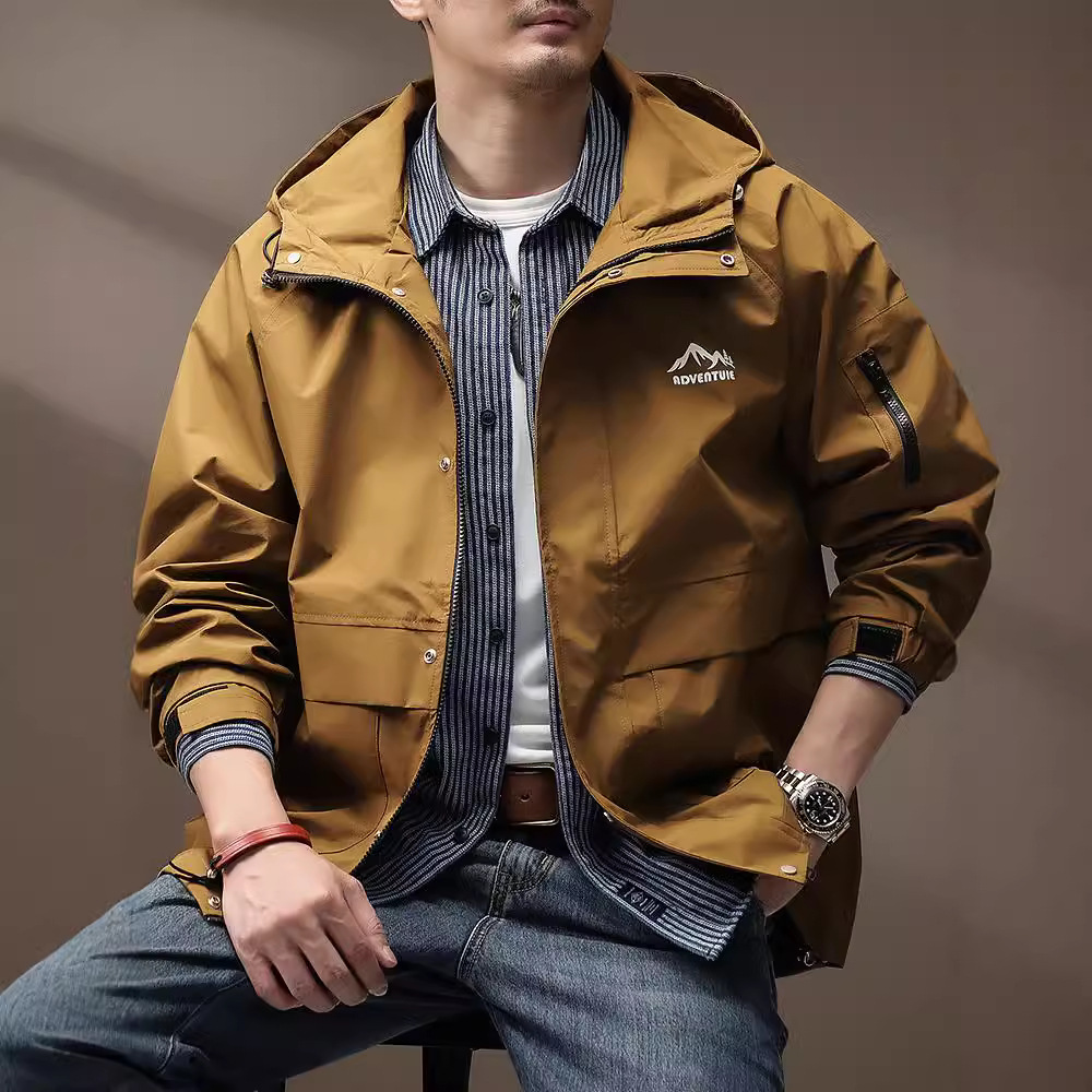 高端山系连帽冲锋衣男夹克