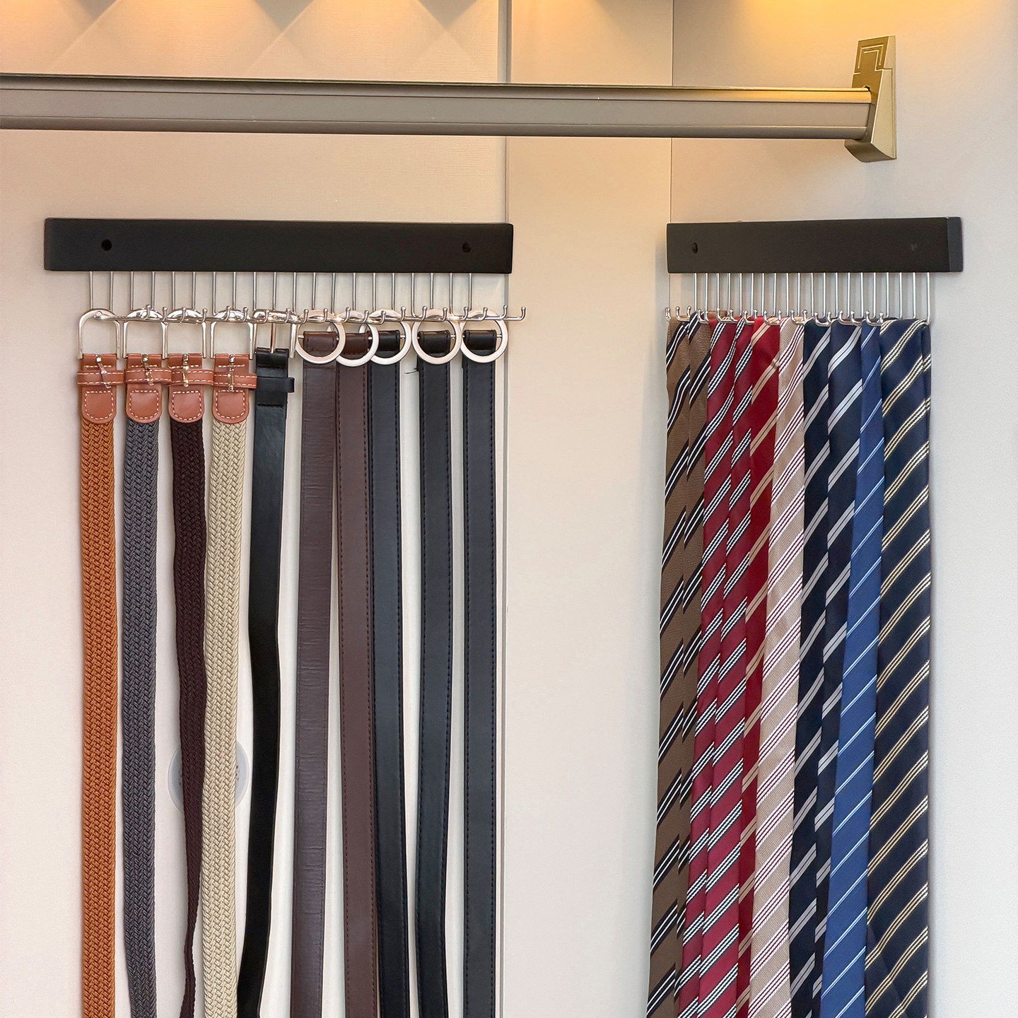 皮带收纳神器腰带挂架衣柜内侧领带衣架丝巾展示架家用多功能帽架