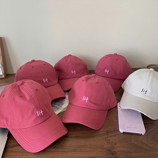 Carrier 超显白韩版树莓红棒球帽纯棉百搭遮阳字母刺绣情侣款帽子