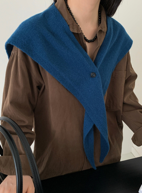 Carrier 轻奢100%羊毛wool纯色披肩针织叠穿纽扣尖角减龄女三角巾