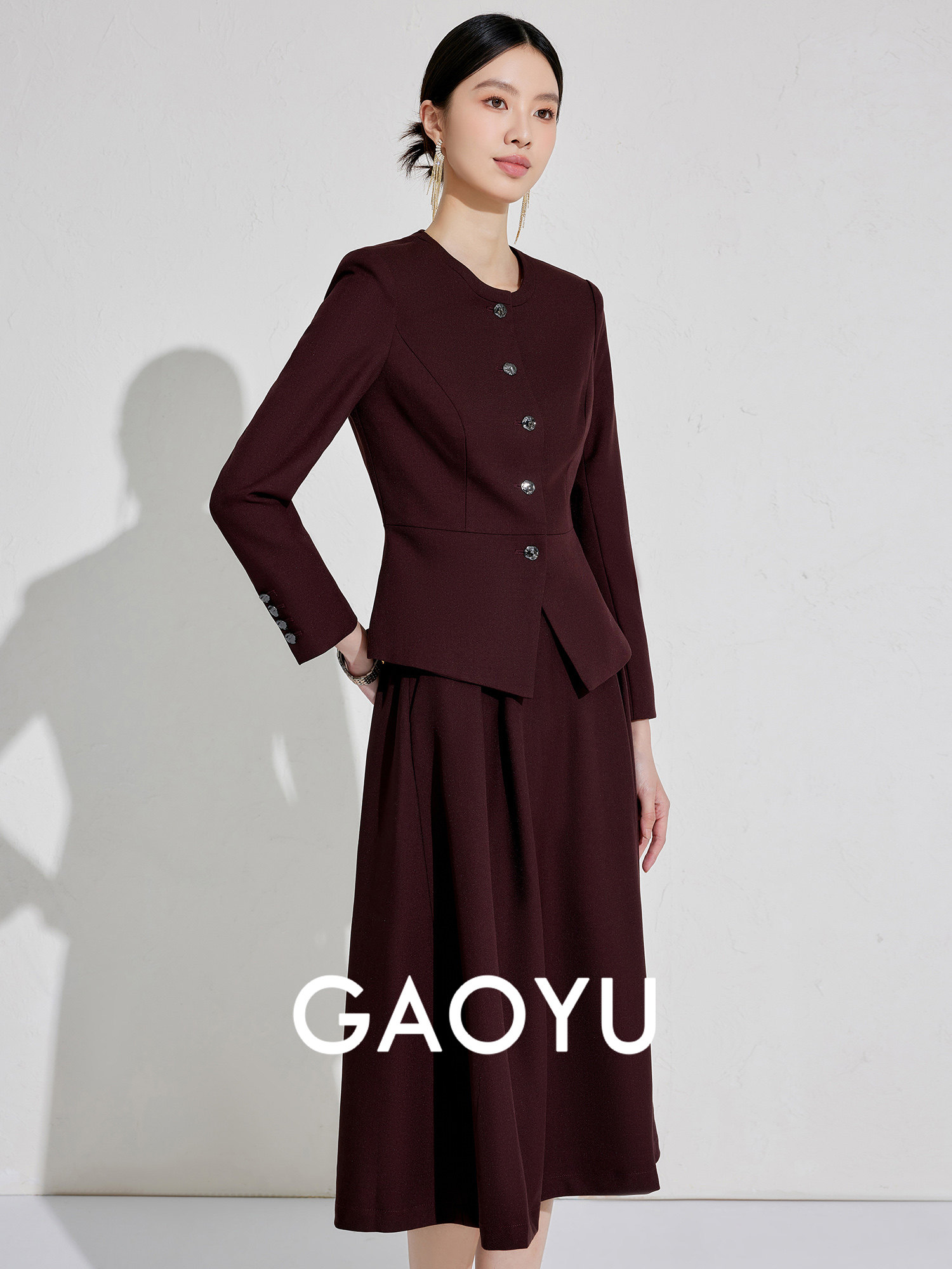 HIGH-LANGUAGE TEMPERAMENT PROFESSIONAL SKIRT SUIT ROUND NECK FASHION COMMUTING 2025 ELEGANT CAPABLE DILIGENT AND BUSINESS TWO-PIECE SUIT
