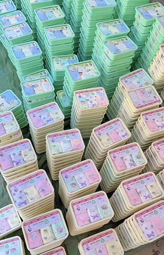 A类男女童春秋夏季儿童宝宝平角内裤盒装无骨裤头花型随即