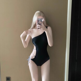 AYSTUDIO欧美性感辣妹风连体镂空绑带单肩泳衣女露背显瘦度假温泉