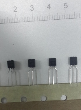 原装进口东芝TOSHIBA 2SC1815-Y 封装TO-92 C1815 Y档 插件三极管