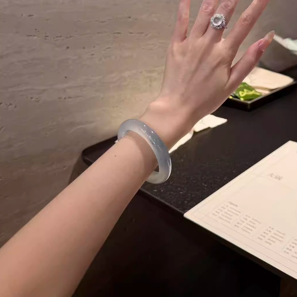 玉长情高端缅甸翡翠高冰种飘花玉手镯子正品女款步离镯真玉石处理