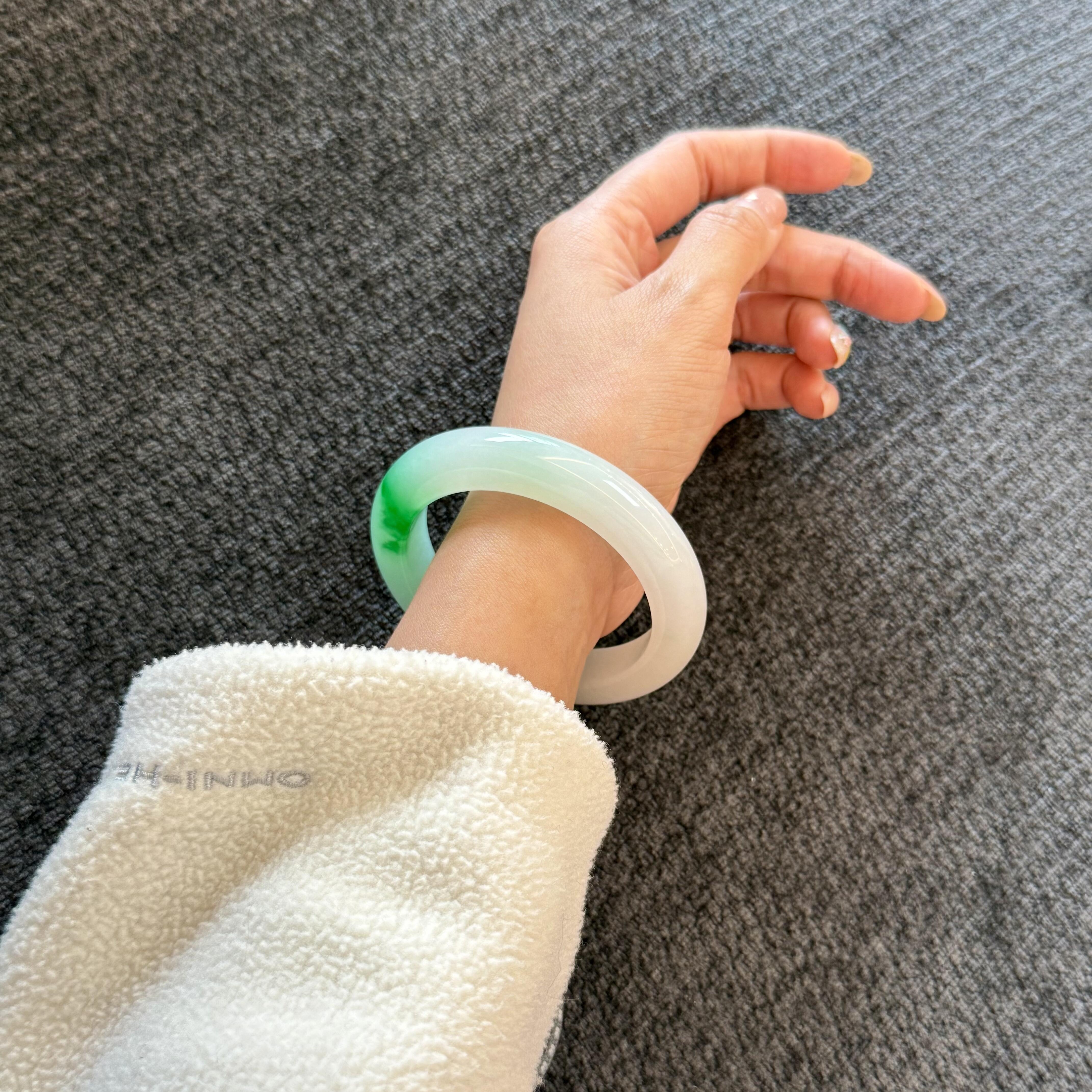 玉长情高端缅甸翡翠白底青阳绿飘花糯冰种手镯子女款正品玉石处理