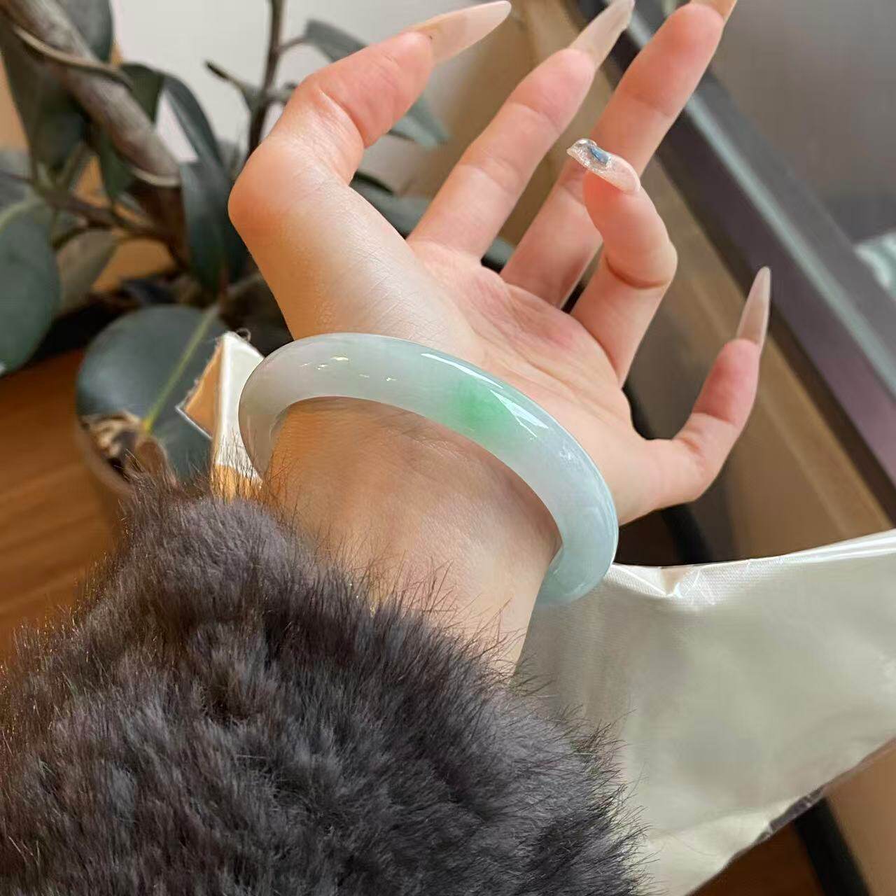 玉长情高端缅甸翡翠冰种飘花玉手镯子白底青翡翠正品正圈玉石处理