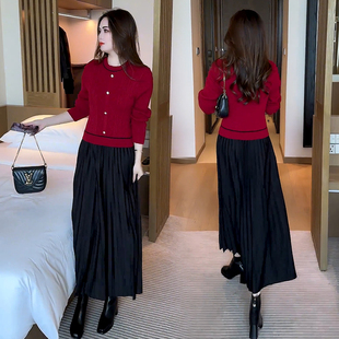 小香风针织连衣裙女秋冬季2025新款中长款假两件拼接长袖打底裙子