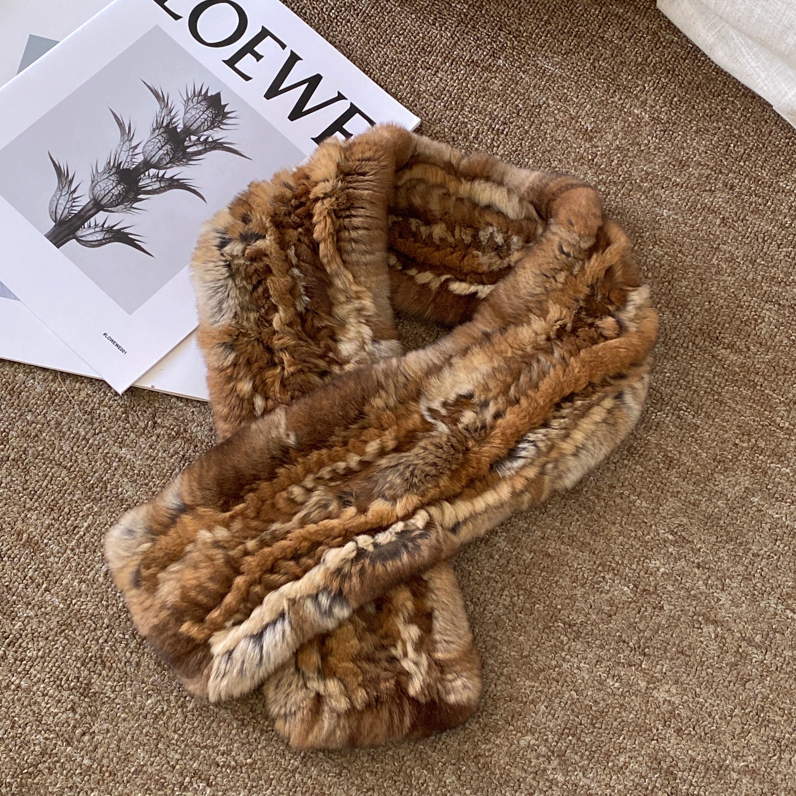 小众獭兔毛渐变手工编织兔毛围巾双面毛绒百搭交叉保暖加厚设计新