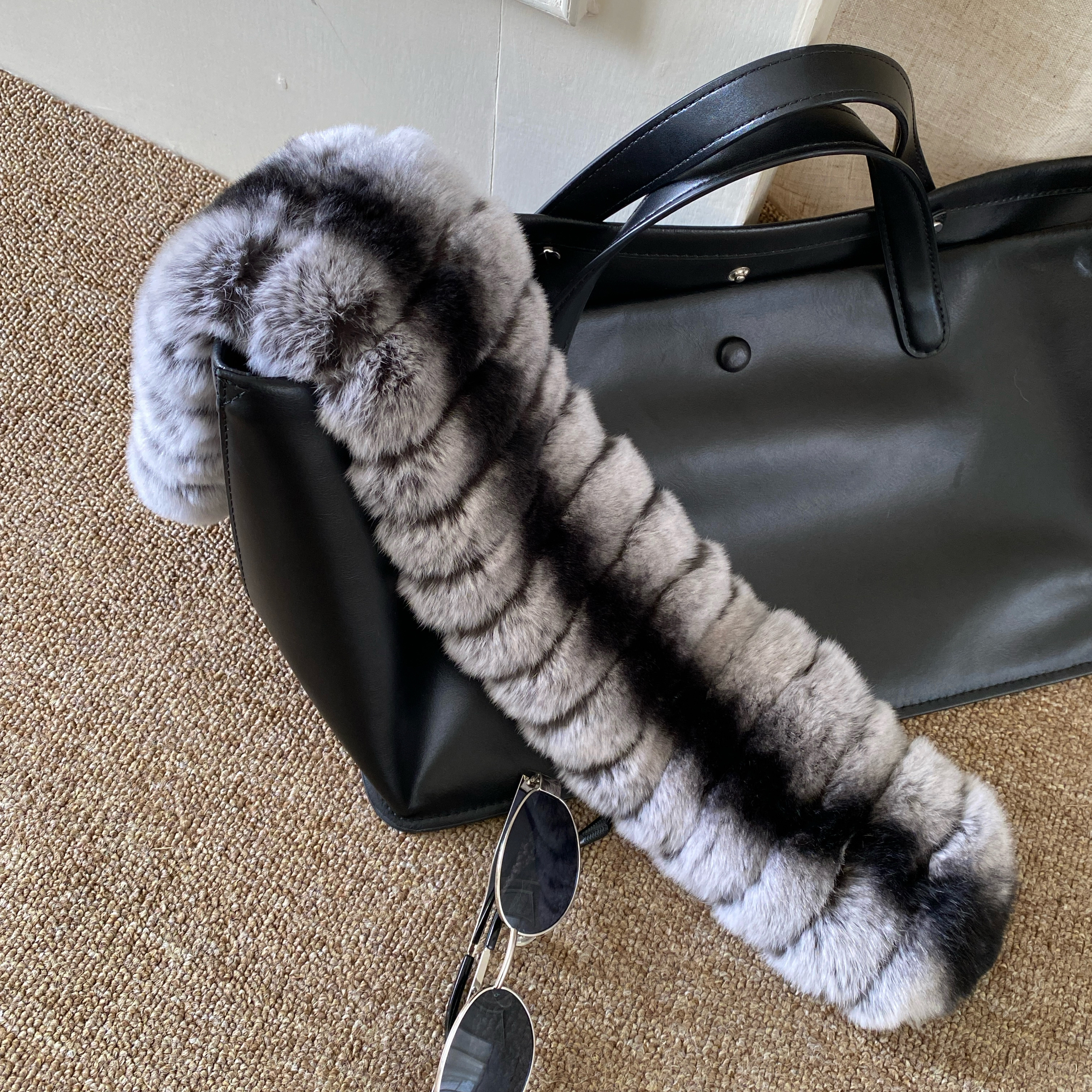 mini龙猫纹双面獭兔剪毛围巾