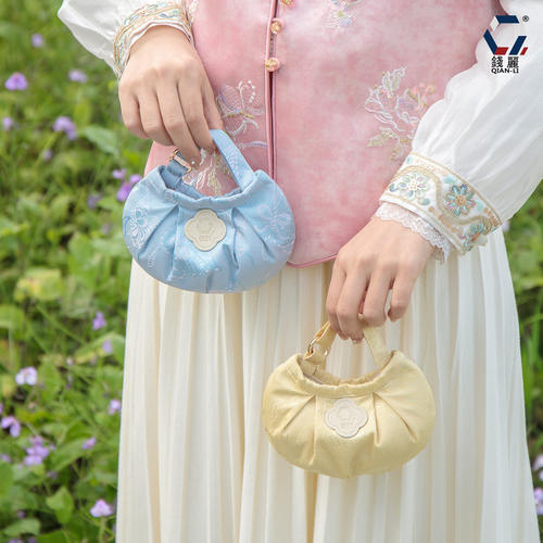 零钱包手工布艺女士包包便携金鱼钥匙扣小包