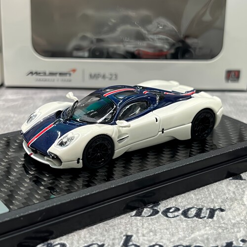 LCD 1:64 帕加尼 乌托邦 Utopia 合金仿真汽车模型
