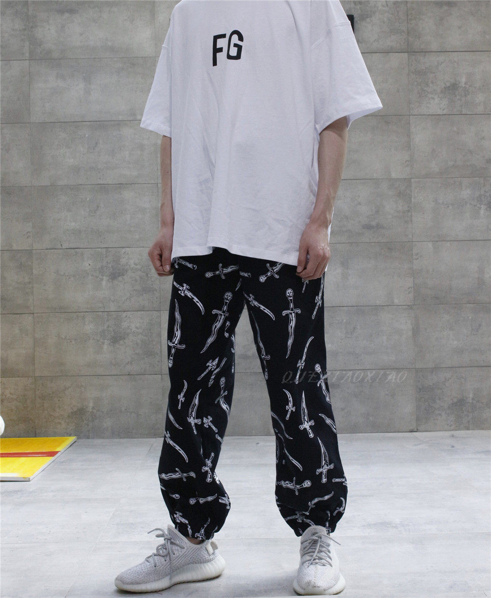 17FW daggers pant 黑白 小刀褲子 寶劍 運動休閑褲 束腿收口長褲在類目 女裝/女士精品, 褲子, 休閒褲中 - 來自Buy2taobao.com提供專業的淘寶代購服務