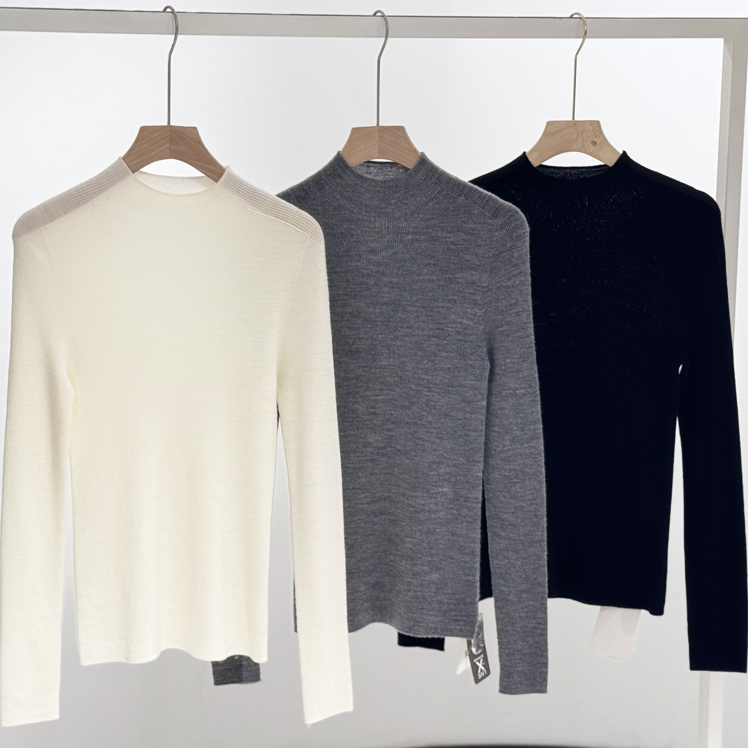 《六月粉丝专享》2025新款半高领上衣802