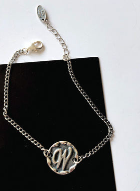 异思 韩国进口W字母圆牌链条细手链 S925纯银 复古做旧 个性小众