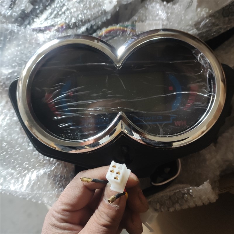 电动车仪表盘总成公插头4+2,48 60 72V通用电动车液晶仪表