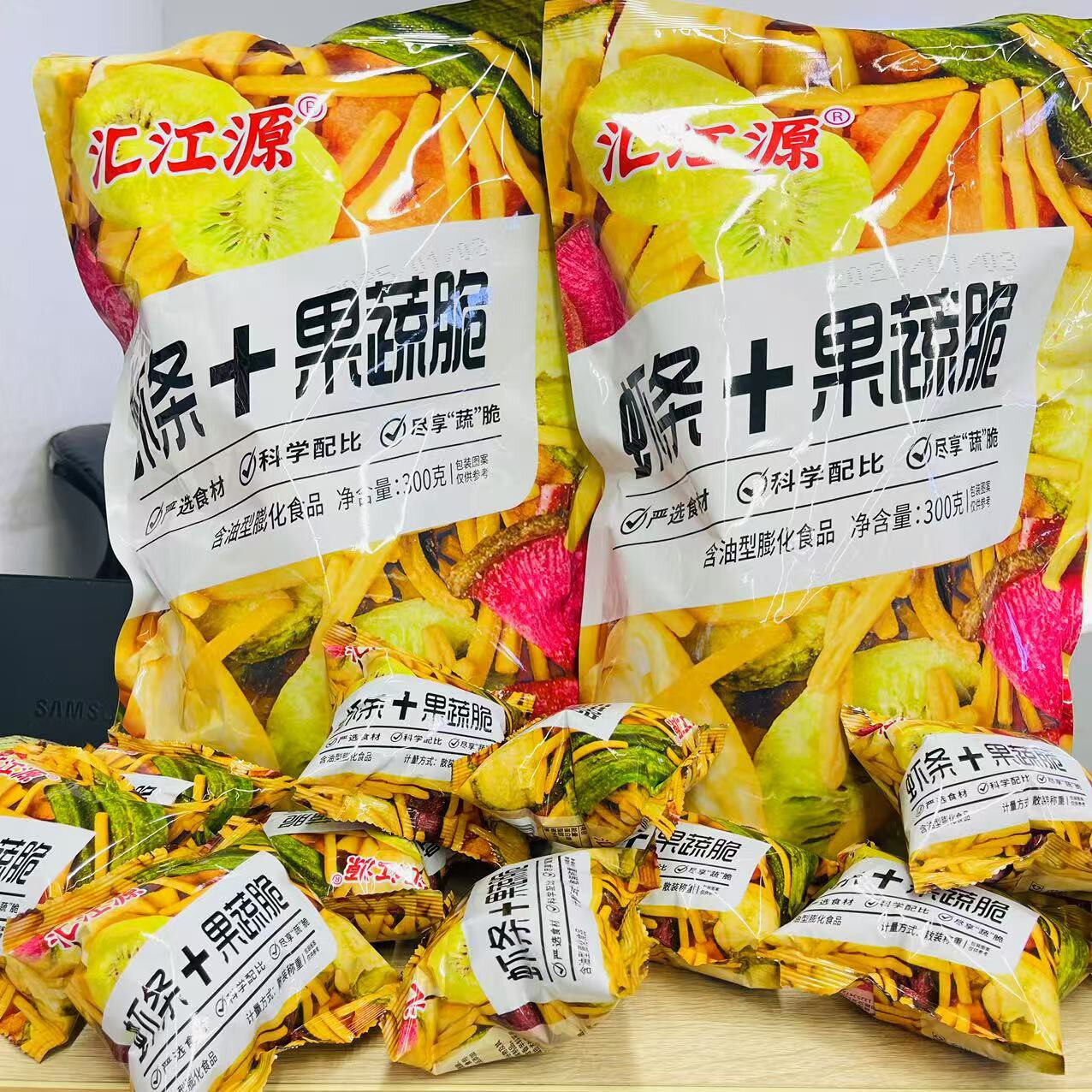 山姆冠超市汇江源300克虾条+果蔬脆内独立小包装薯片内含12小包零