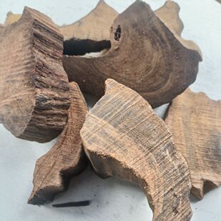 广西土沉香批发随机薰香边角料老料天然原木切片纯自然香味500克