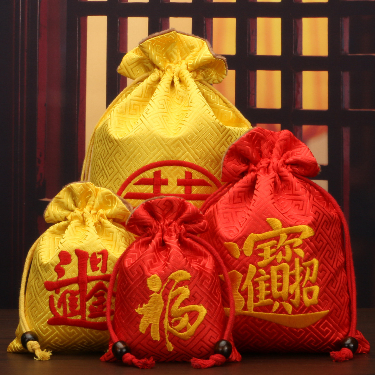 刺绣锦缎福袋年会节庆活动