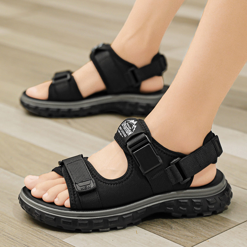 BEACH SHOES MENS SUMMER 2024 NEW MENS SANDALS WEAR OUTSIDE ANTI-ODOR SPORTS DRIVING STEPPING ON FEELING VIETNAMESE SANDALS MEN