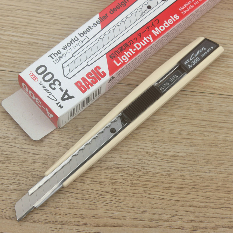 NT Cutter原裝日本進口美工刀A-300小號厚實刀槽經久耐用刀刃鋒利在類目 電子詞典/電紙書/文化用品, 裁剪用品, 美工刀中 - 來自Buy2taobao.com提供專業的淘寶代購服務