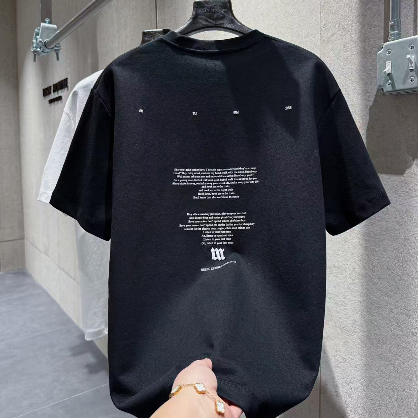 冬季新款氛围感短袖男个性字母胶印刺绣宽松圆领版型舒适百搭T恤,男装,T恤,淘宝优惠券,粉丝福利购,淘宝优惠卷