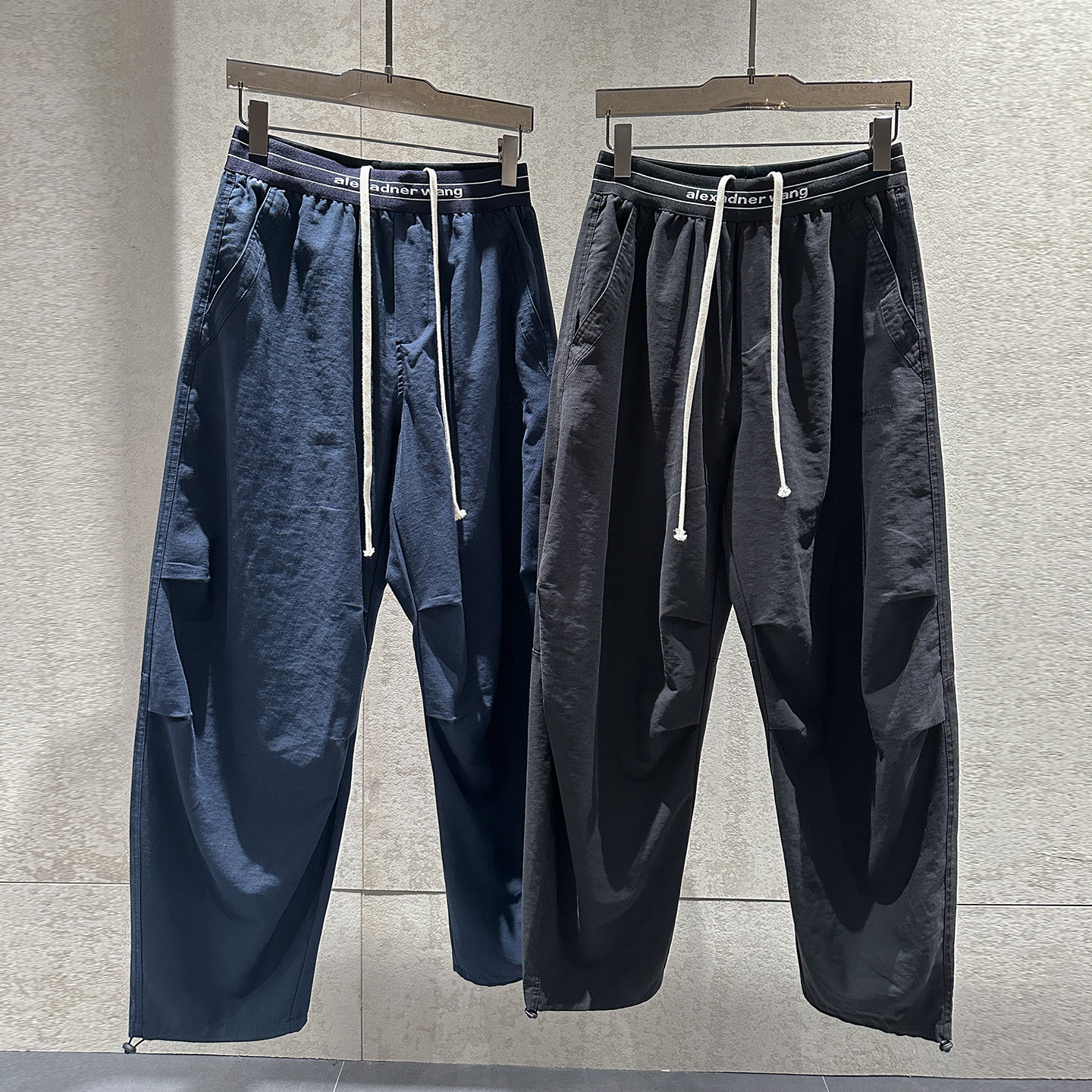 春季老钱风痞帅男裤腰头字母装饰膝盖掐折可调节脚口面膜裤休闲裤