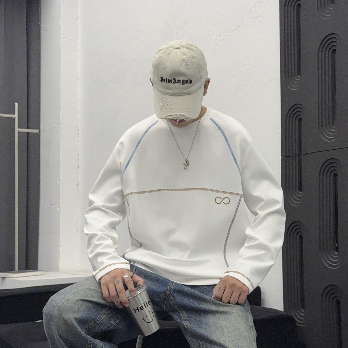 秋款潮流百搭明线设计圆领卫衣