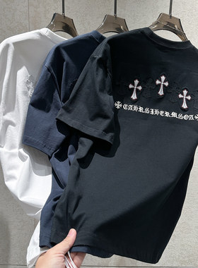 早春新款美式风圆领短袖男个性CH十字架贴布设计宽松版型时尚T恤