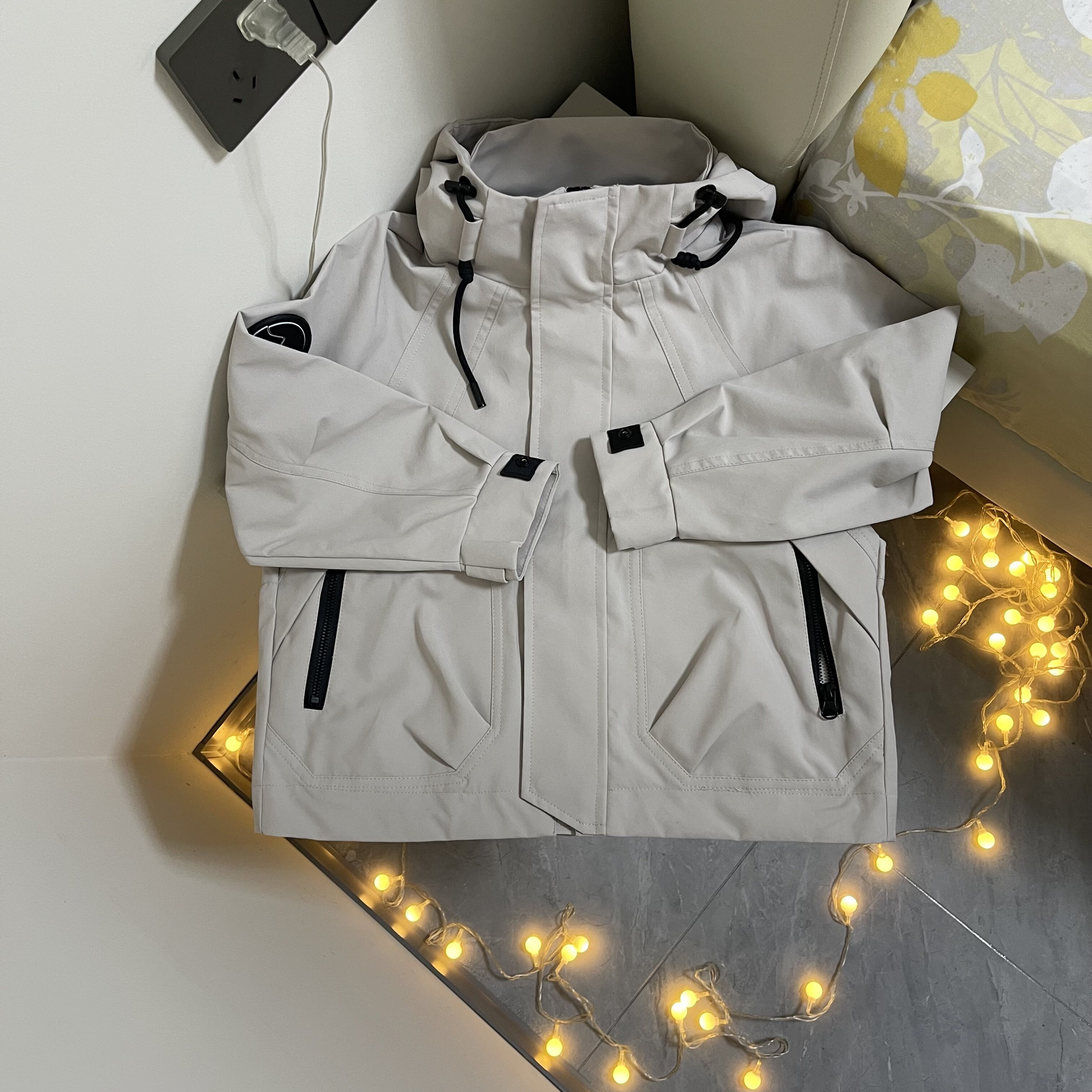 儿童风衣外套女男童英伦风黑色2026新款薄款帅气洋气痞帅风冲锋衣