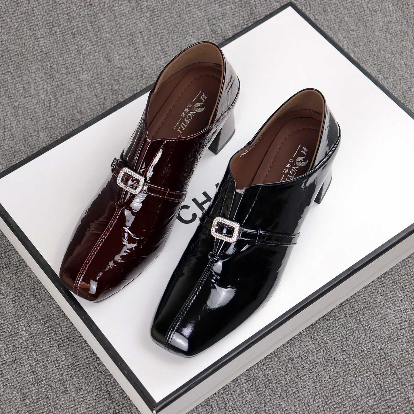 红依利女鞋2026新款漆皮舒适英伦风通勤深口单鞋粗跟软底复古皮鞋,女鞋,深口单鞋,淘宝优惠券,粉丝福利购,淘宝优惠卷