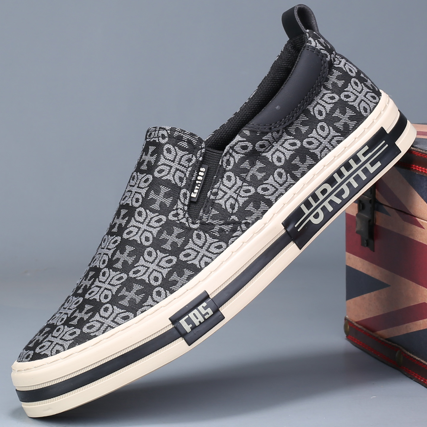 印花男士高端品牌帆布鞋潮流百搭懒人一脚蹬透气舒适男款休闲布鞋