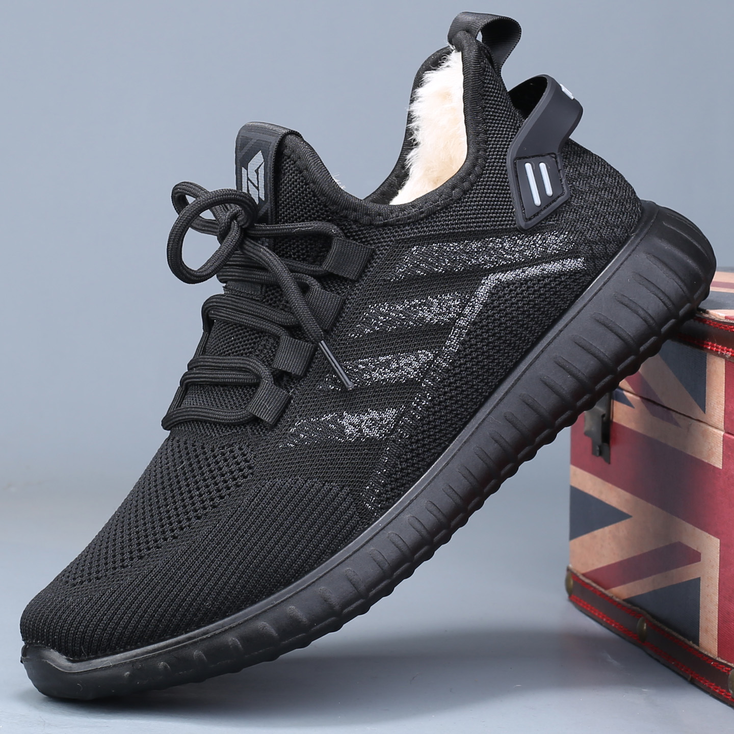 冬季男鞋2025新款加绒保暖防滑软底运动休闲鞋加厚黑色系带二棉鞋