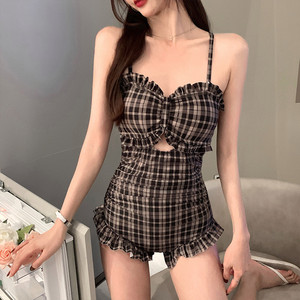 泳衣女2023新款网红风波西米亚海边遮肚ins连体三亚仙显瘦纯欲风