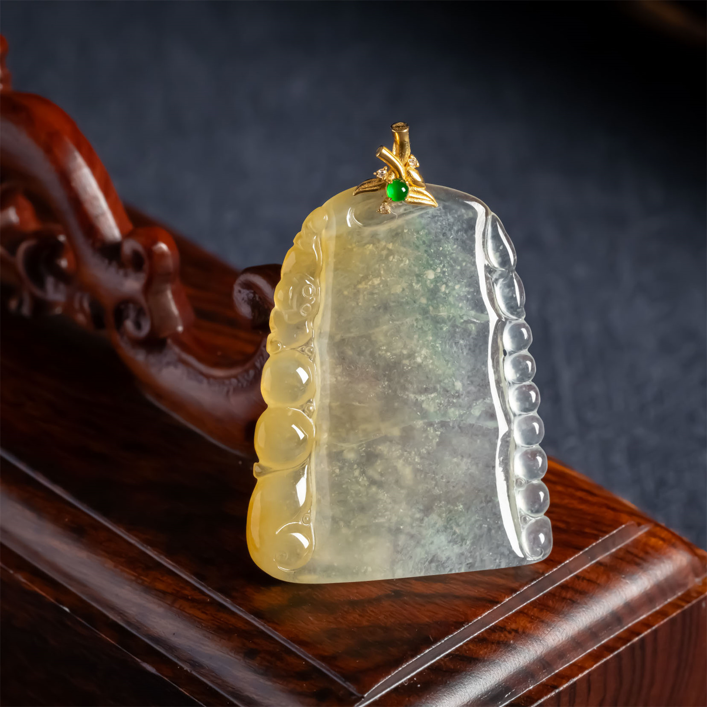 翠贵人18K冰种黄翡竹节如意吊坠