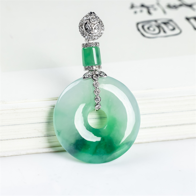 翠贵人天然翡翠18K冰飘花平安扣