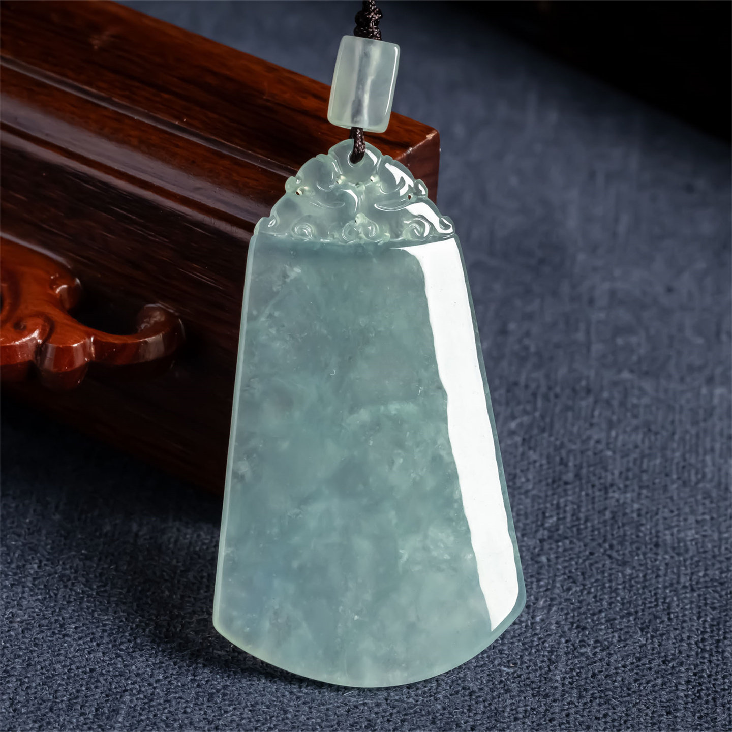 缅甸天然翡翠A货冰种蓝水平安无事牌吊坠冰透男女款毛衣链玉挂件