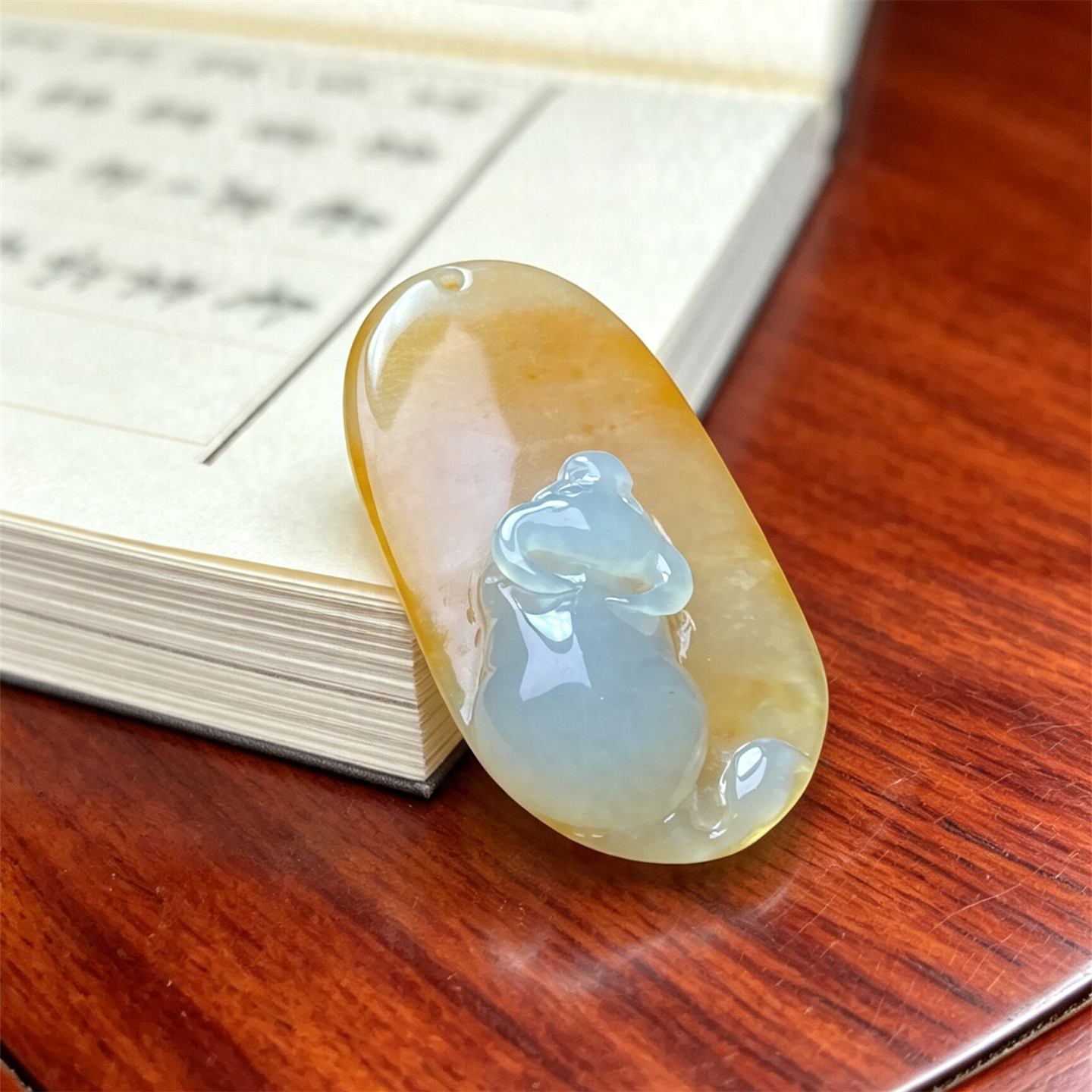 翠贵人冰糯种红翡生肖牛如意吊坠