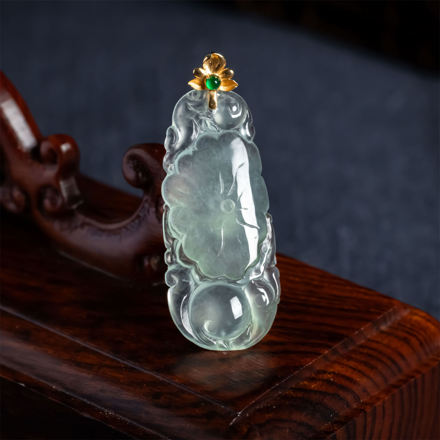 翠贵人18K冰种浅绿和和美美吊坠