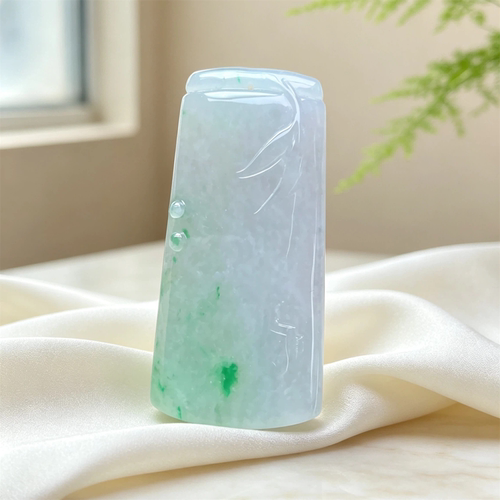 翠贵人冰糯种飘阳绿竹报平安吊坠
