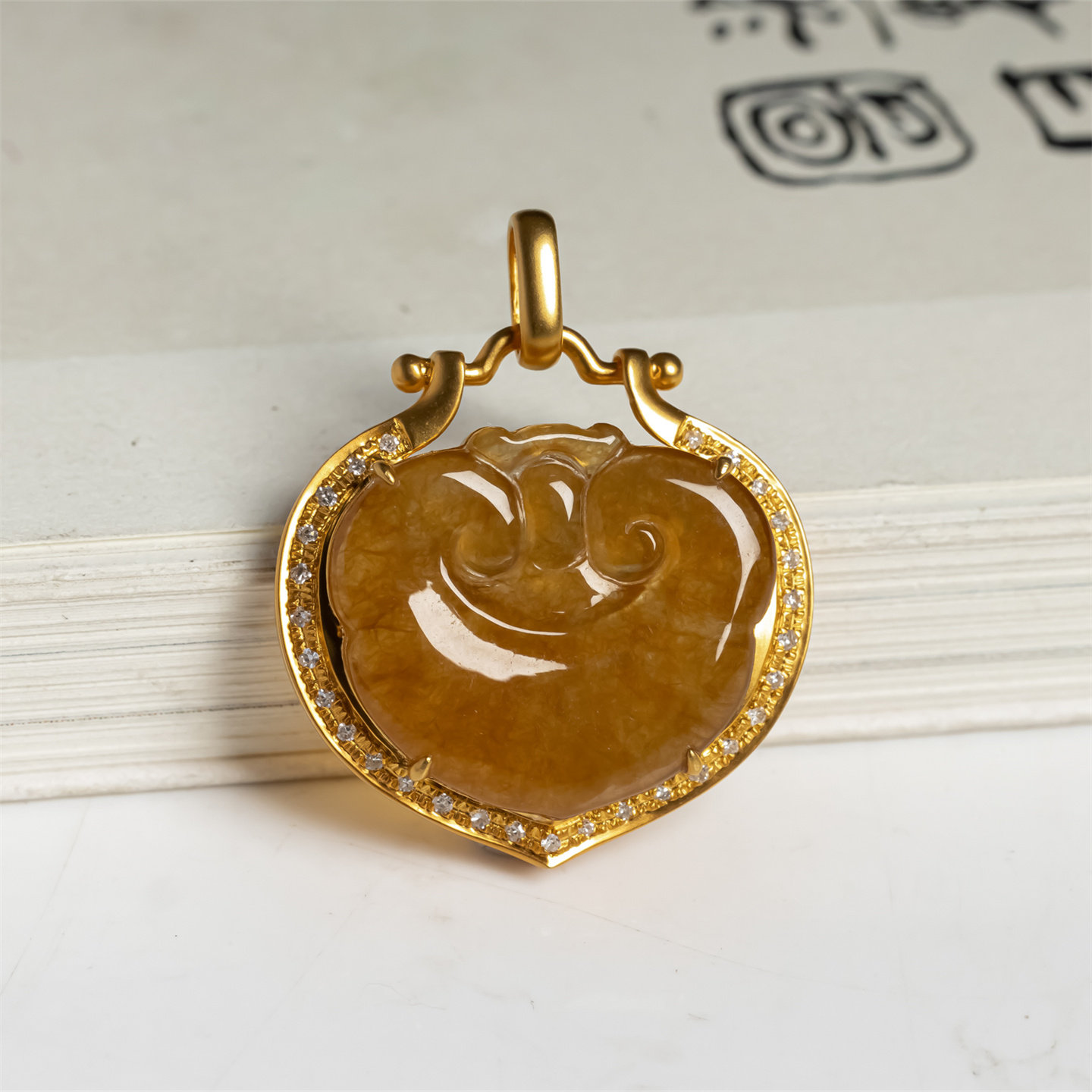 缅甸天然翡翠a货冰种红翡爱心如意吊坠18K高档冰红大吉大利挂件