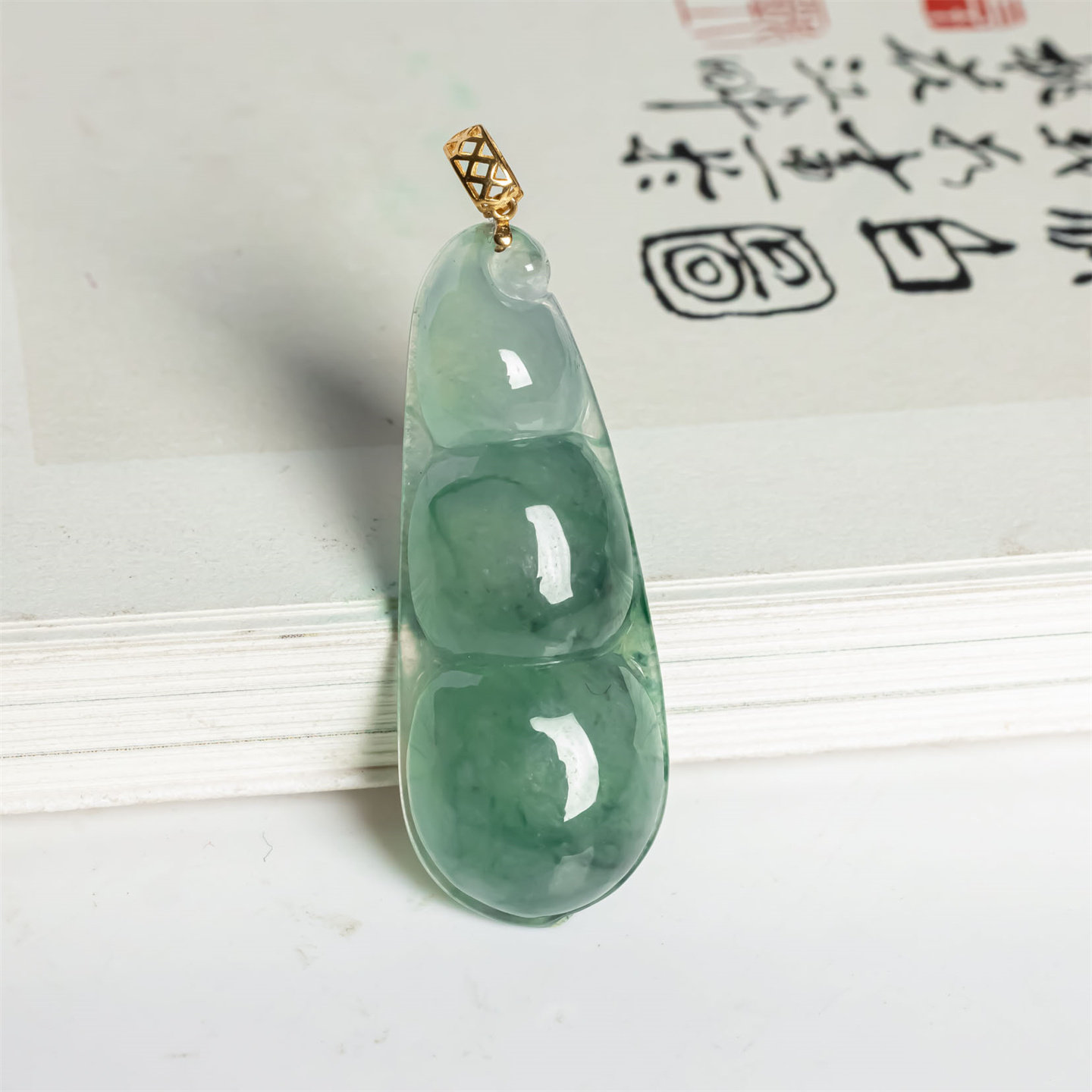 缅甸天然翡翠A货冰种飘花四季豆吊坠18K四季平安男女款福豆挂件