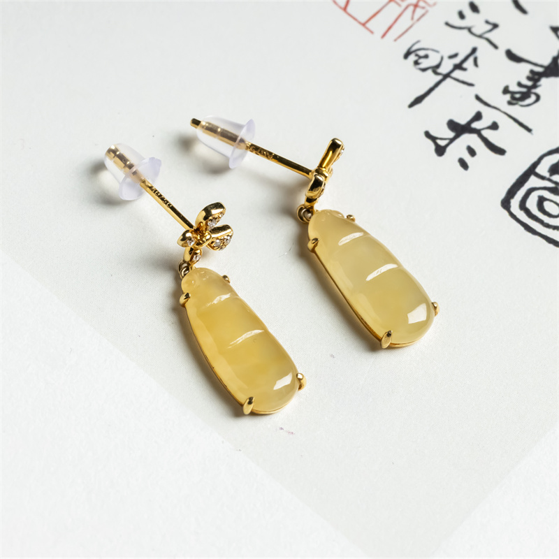 翠贵人天然翡翠18K冰四季豆吊坠