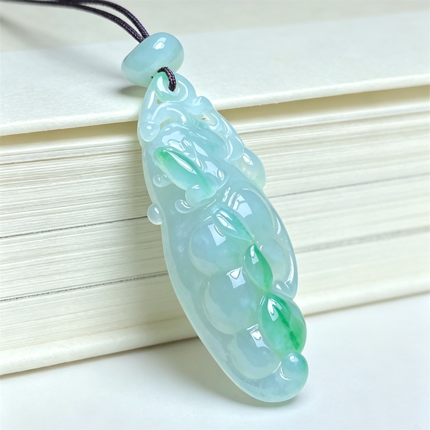 翠贵人冰糯种飘花佛手瓜如意吊坠